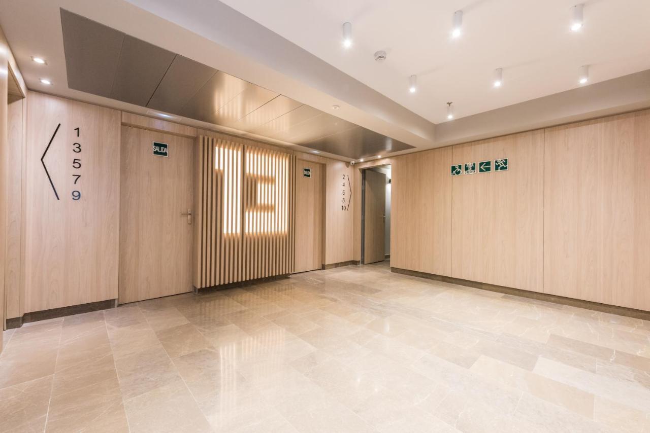 Ferienwohnung Torre Madrid Boutique Exterior foto